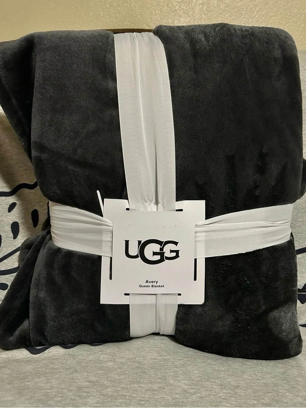 UGG Faux Fur Comforter in Charcoal and White
